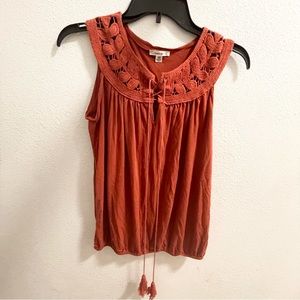 4/$20 XS Sophie max embroidery top